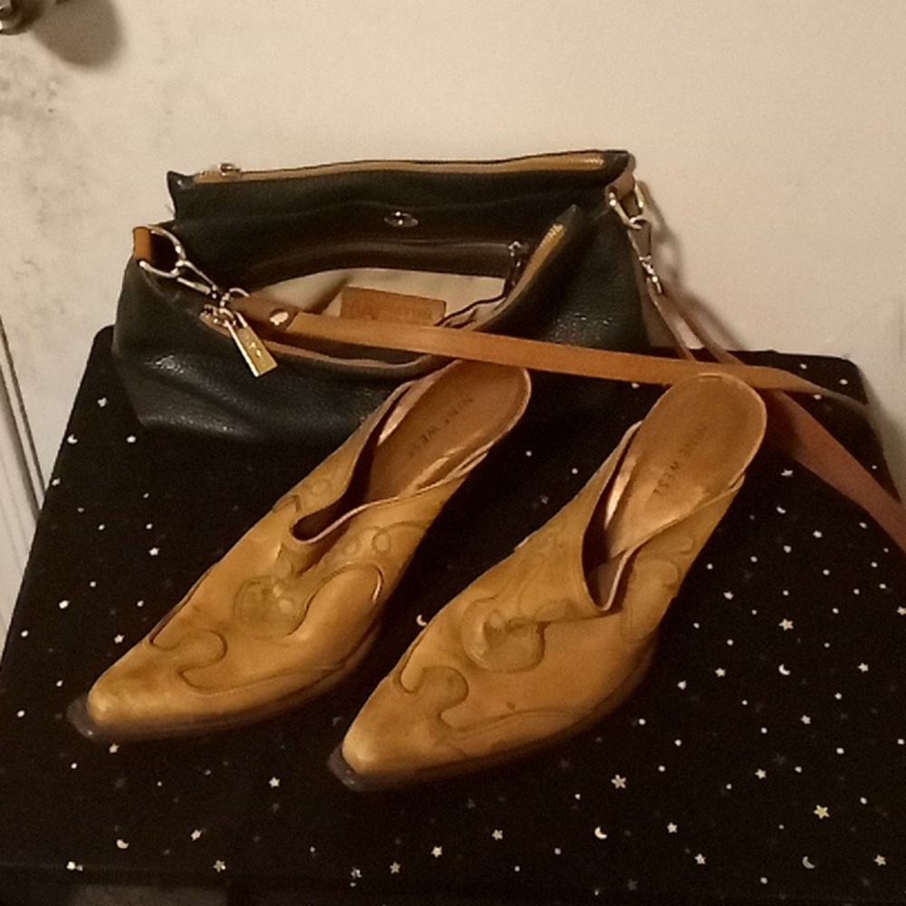Shoes - Picture 3 of 4